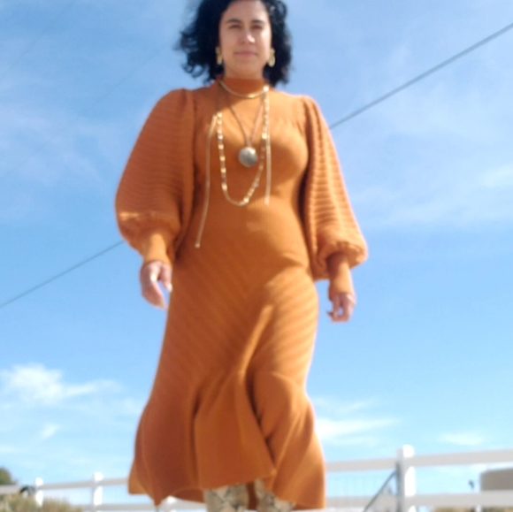 Poshmark - Picture 4 of 8